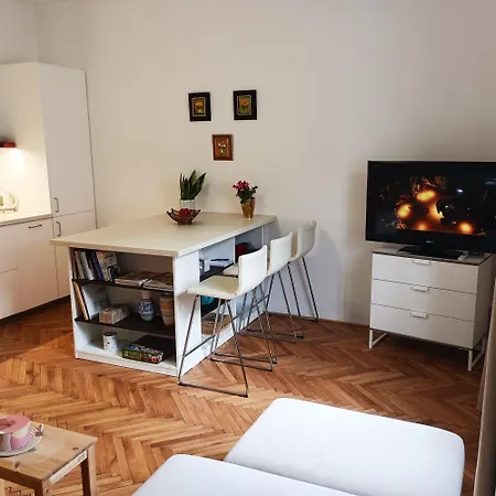 Mona Lisa 아파트 *